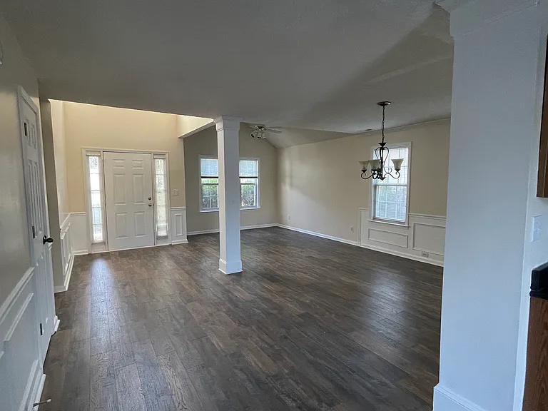 511 N Waters Edge Dr — Photo 3