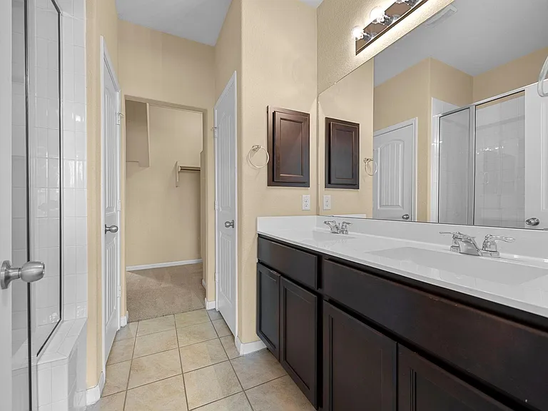 2880 Donnell Dr #101 — Photo 16