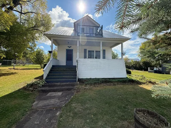 405 Franklin St, Hammond, NY 13646