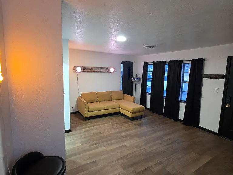 215 Butadieno St — Photo 2