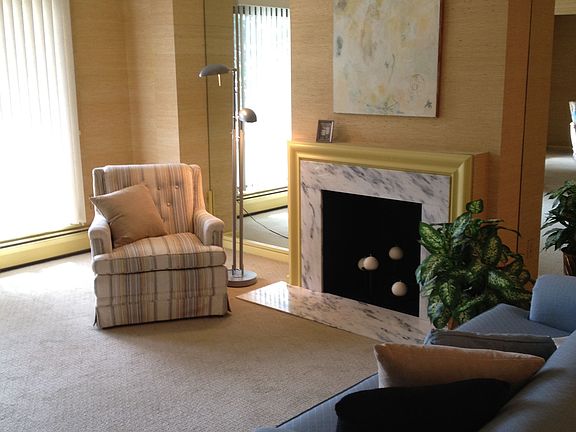 Large light filled Livingrm