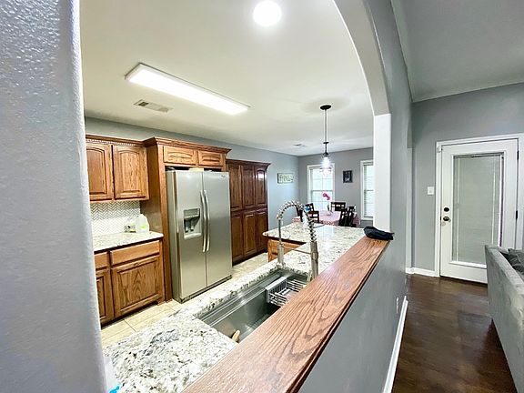 5th image of 206 Hedge Hill Dr