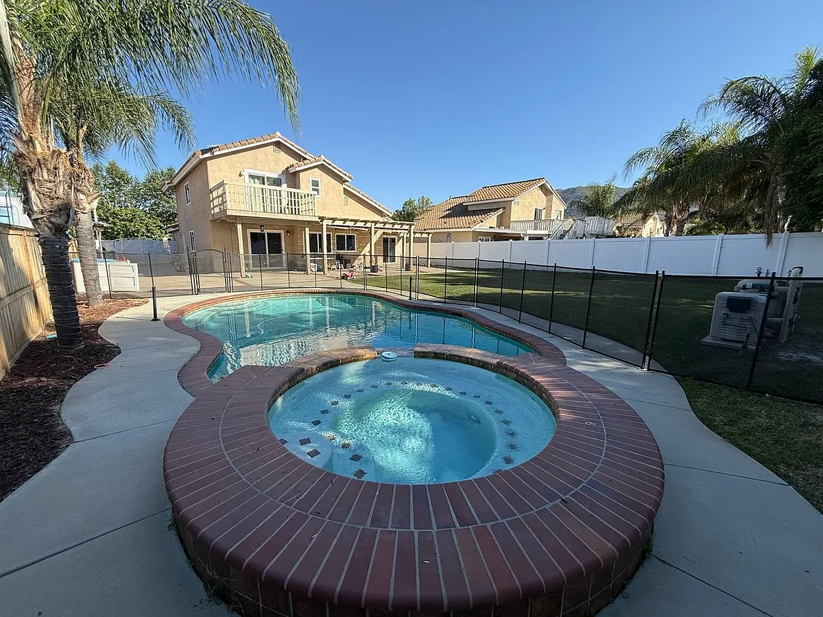Building Photo - 32465 Skylark Dr