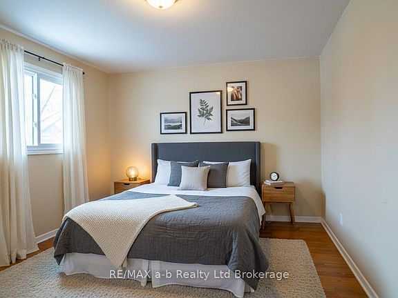 5th image of 10 Dufferin St #1