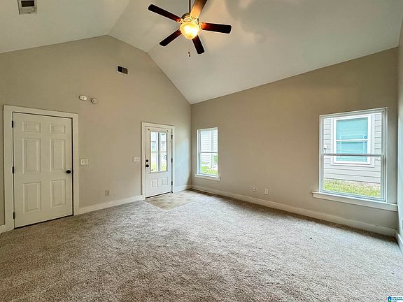 3rd image of 860 Maple Trce