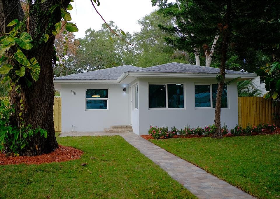 1st image of 135 24TH AVENUE SE