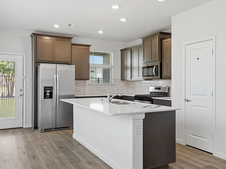 2232 Deya Dr — Photo 2