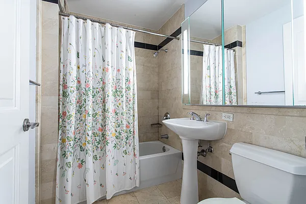 Rented by Compass | media 21