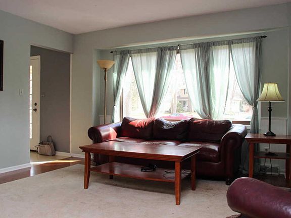 3rd image of 6687 White Oak Ct