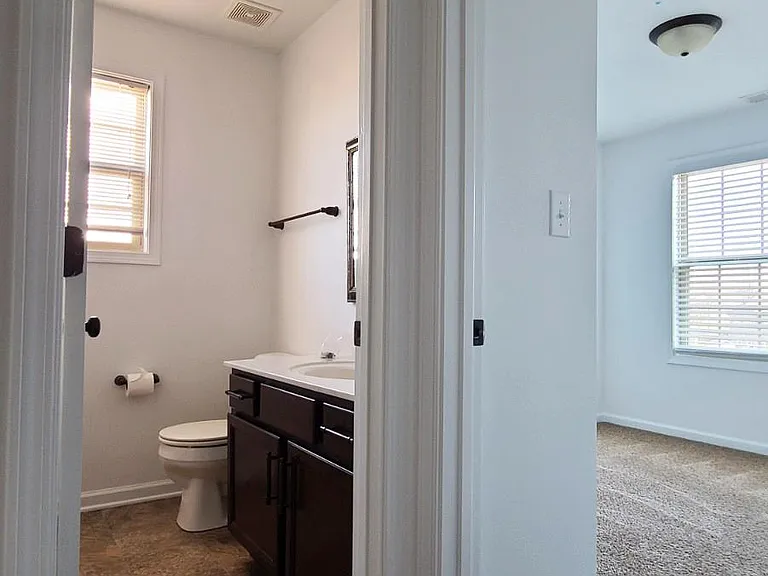 982 Dwight Eisenhower Way — Photo 15