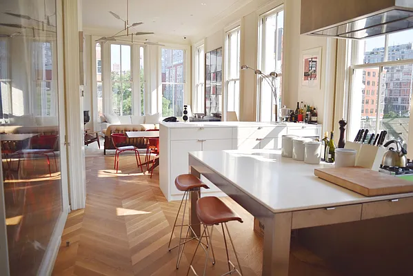 Rented by Classiques Modernes International Realty | media 23