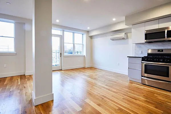 Rented by Lodger Corp | media 13