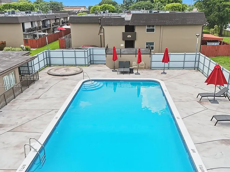 810 SW 129th Pl #209 — Photo 31
