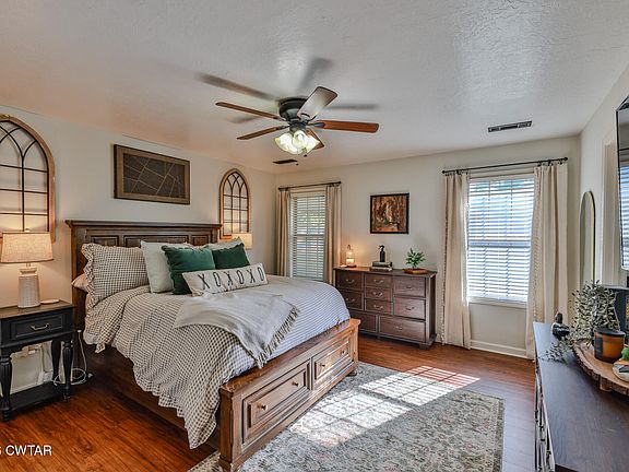 4th image of 405 Four Pines Pl