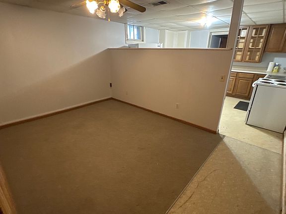 3rd image of 944 W 24th St #3