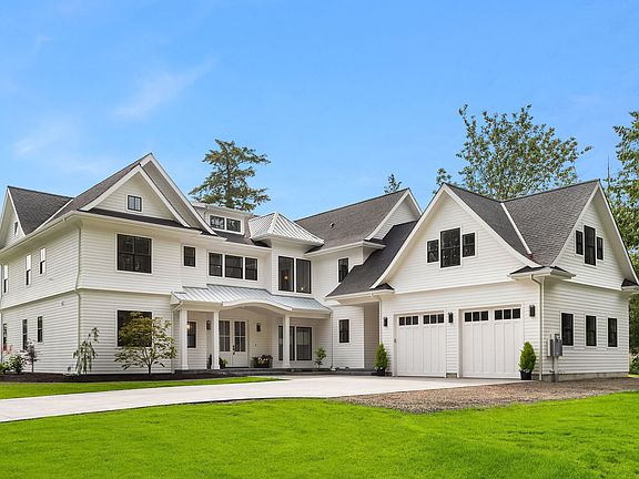 High ceilings of the garage lend considerable volume, for functionality and beauty.