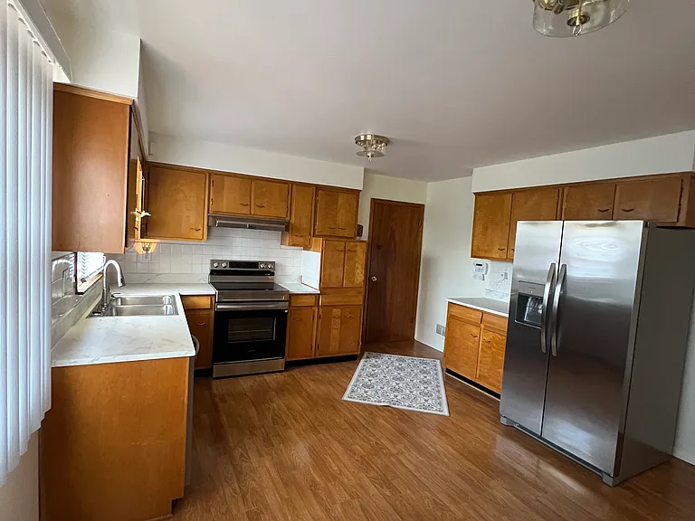 102 Venable Dr — Photo 5