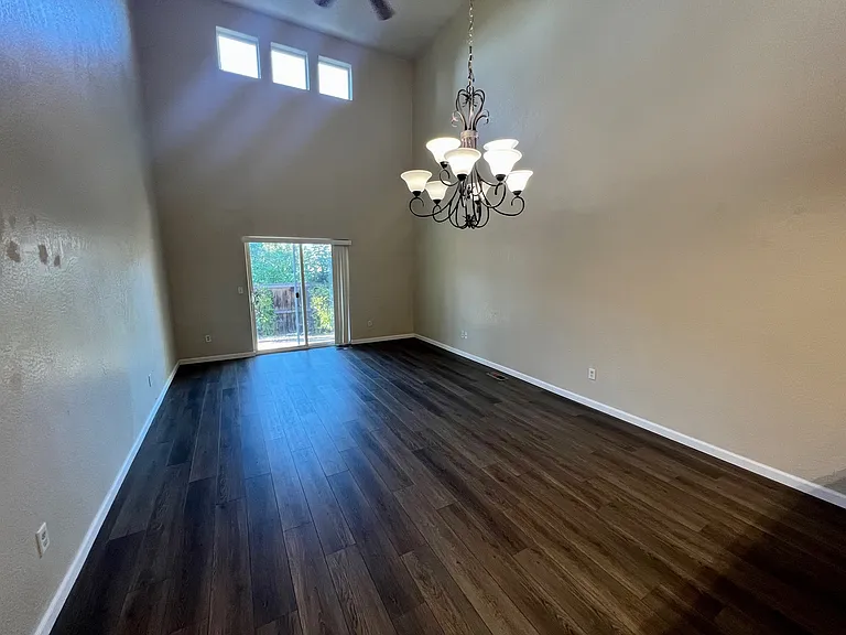 2635 Parkwood Village Ln — Photo 12