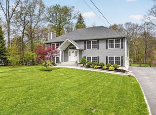 872 Taconic Woods Rd, Yorktown Heights, NY 10598