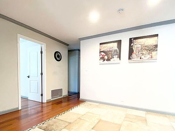 3rd image of 1235 Oxton Dr