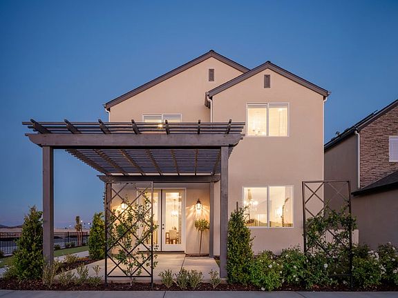 SJVHomes_Sorrento_2290_Cedar_005.jpg