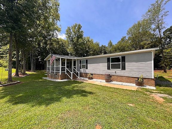 3rd image of 107 Glenwood Dr