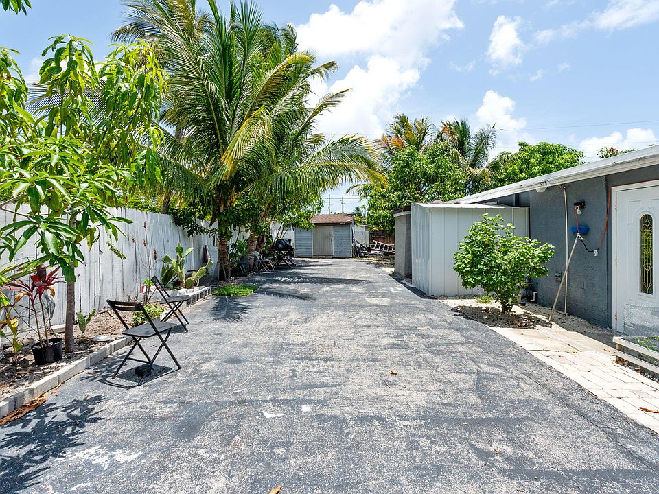 1st image of 4740 NE 17 Avenue