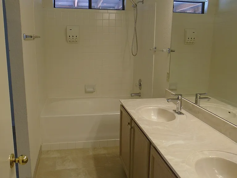 8054 S New Abbey Dr — Photo 13