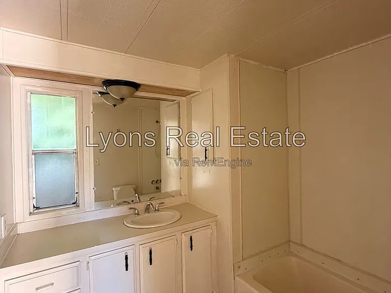 7555 Ebson Dr — Photo 6