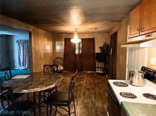 449 Gaskins Rd, Weems, VA 22576