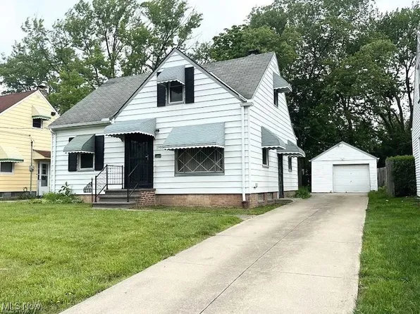 19803 Ridgewood Ave, Warrensville Heights, OH 44122