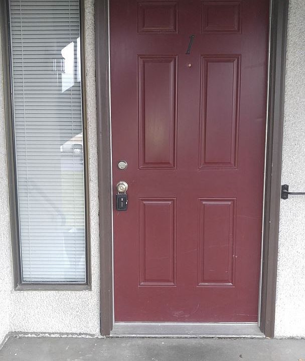 1st image of 427 W Bellwood Dr APT 1