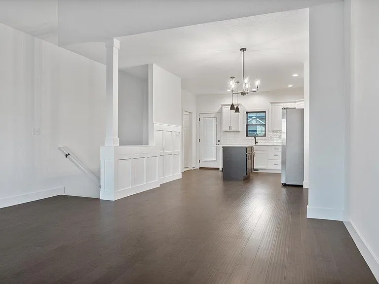 1627 Duncannon Dr — Photo 3