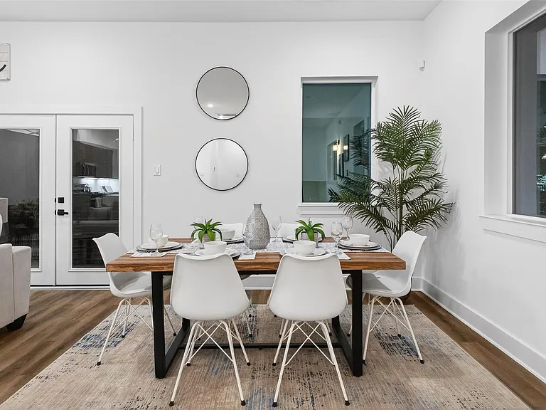 3003A Delano St — Photo 18
