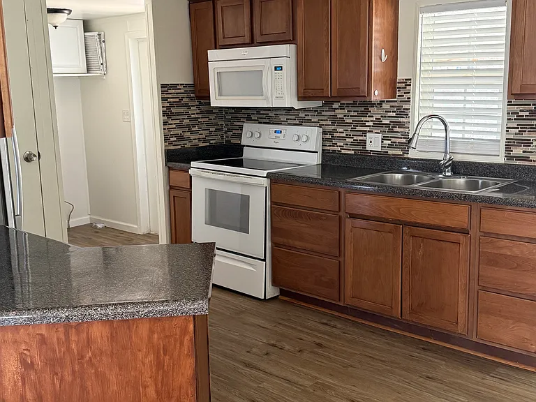 6227 N Litchfield Rd — Photo 4