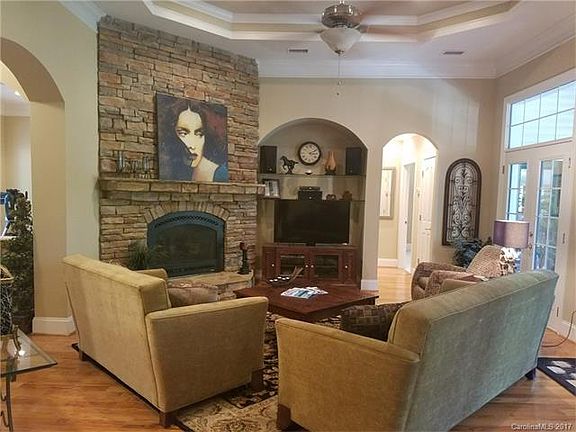 5th image of 119 Windbluff Ct