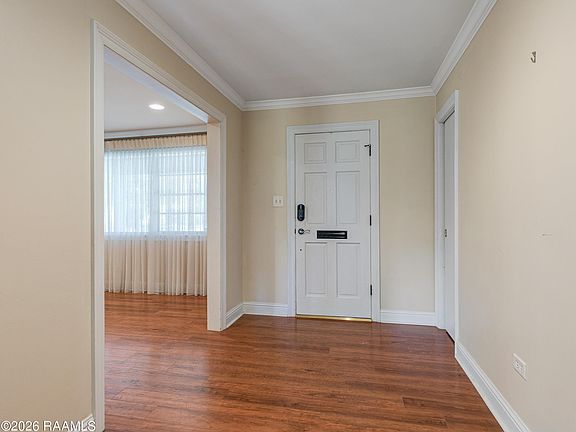 3rd image of 303 Edgewater Dr