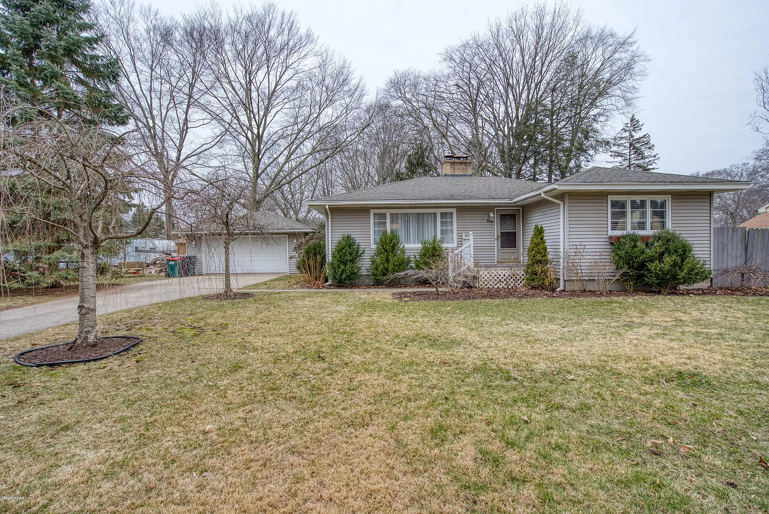 4121 Plymouth Dr photo 1