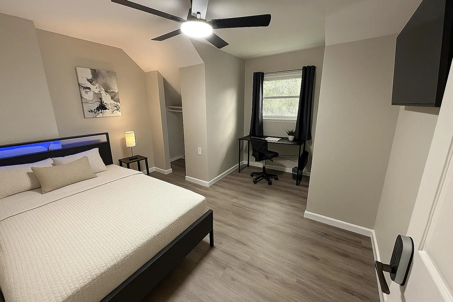 4 bed, 4.0 bath, 1880 sqft, $767 — Photo 4