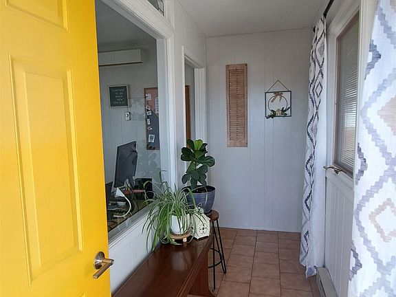 2nd image of 213 Rio Vista Rd