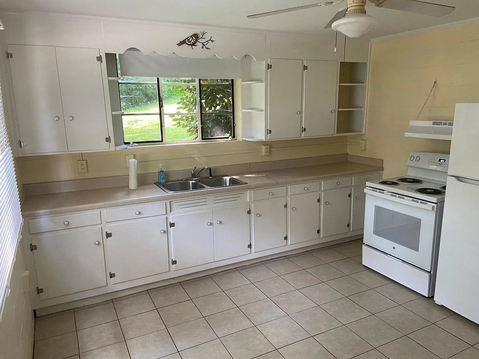 15 Woodfern Cir — Photo 3