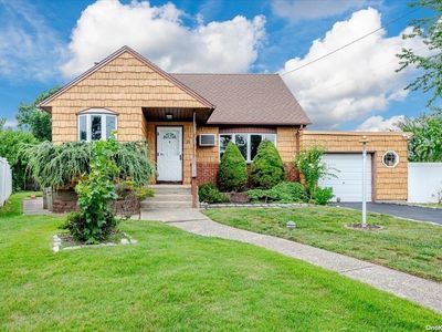 21 Robert Avenue, Massapequa, NY, 11758