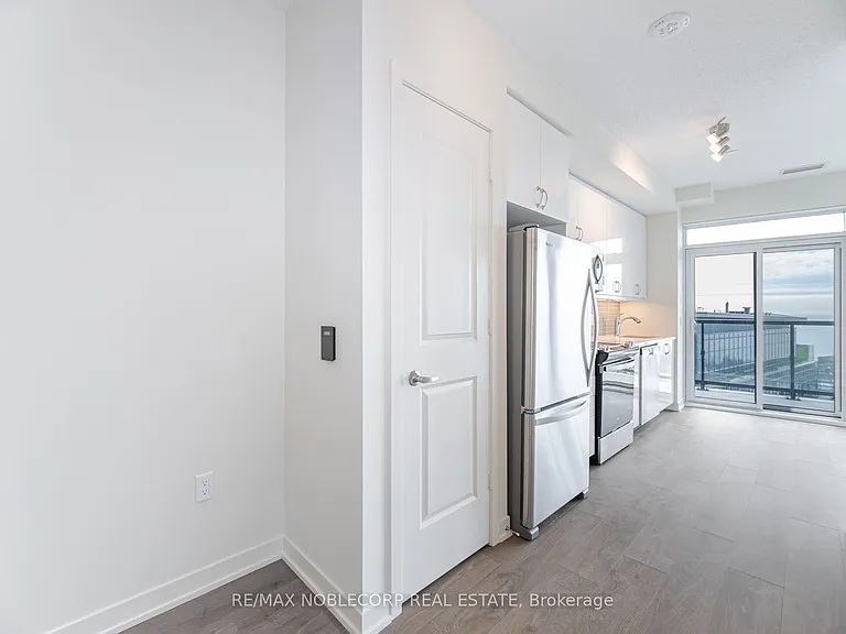 38 Annie Craig Dr #2105 — Photo 6