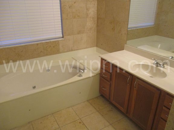 5th image of 506 Spring Water Dr