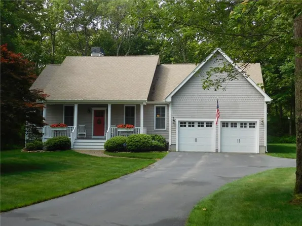 32 Preservation Dr, Exeter, RI 02822