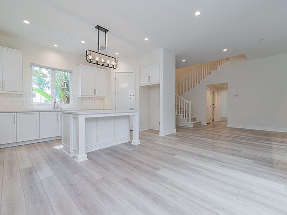5th image of 133 Lomita