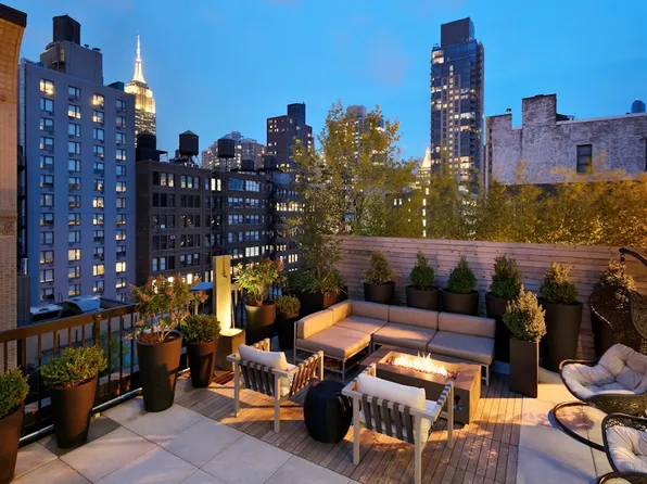 160 West 24th Street image 1 of 10