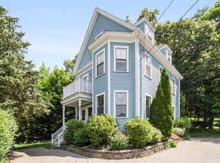 15 Chilton Pl #1, Newton Upper Falls, MA 02464