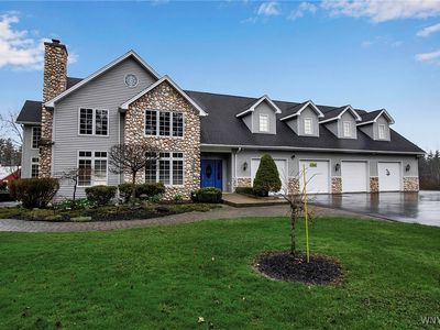 100 May Dr, Elma, NY, 14059