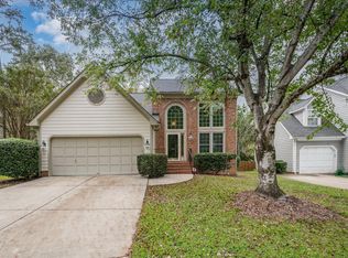 104 Foxcrest Ct, Cary, NC 27513